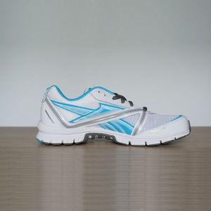 NEW Reebok Women's Ultimatic Running Shoes J95184 White Blue Gray Size 5.5